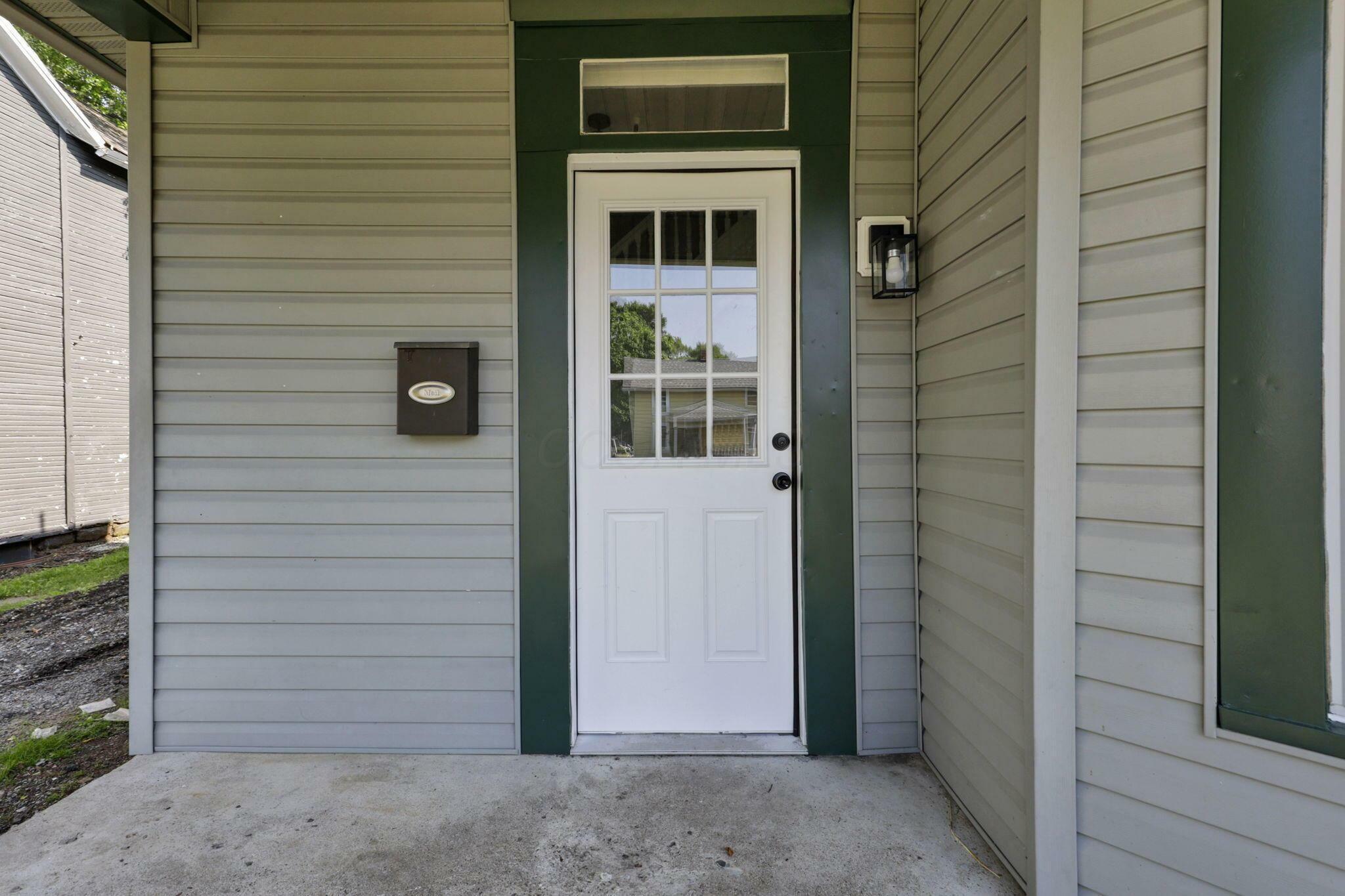 Property Photo: 638 E 6th Avenue OH 43130
