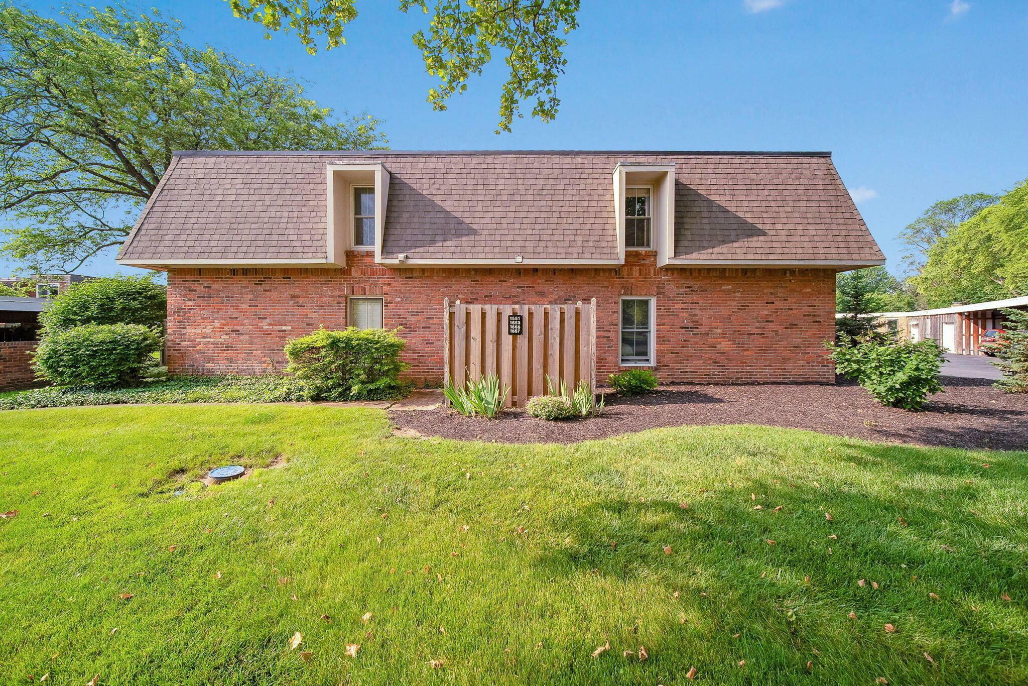 Property Photo: 1551 Lafayette Drive OH 43220