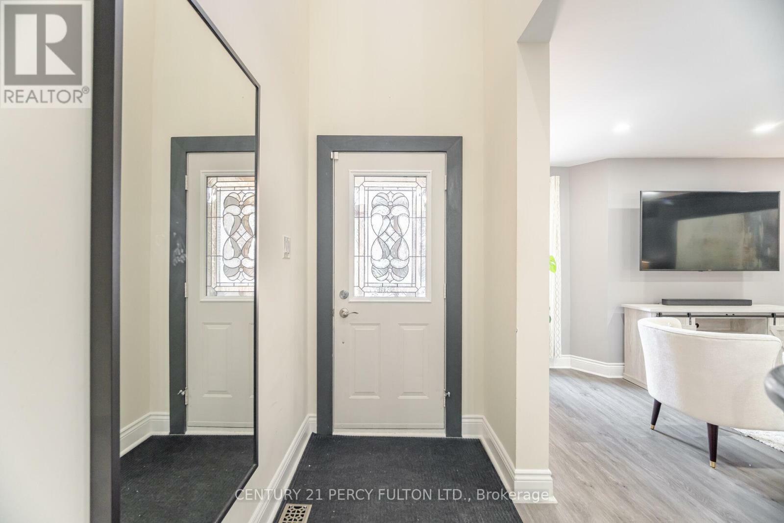 Property Photo: 27 Farmers Avenue ON L1T 3T1