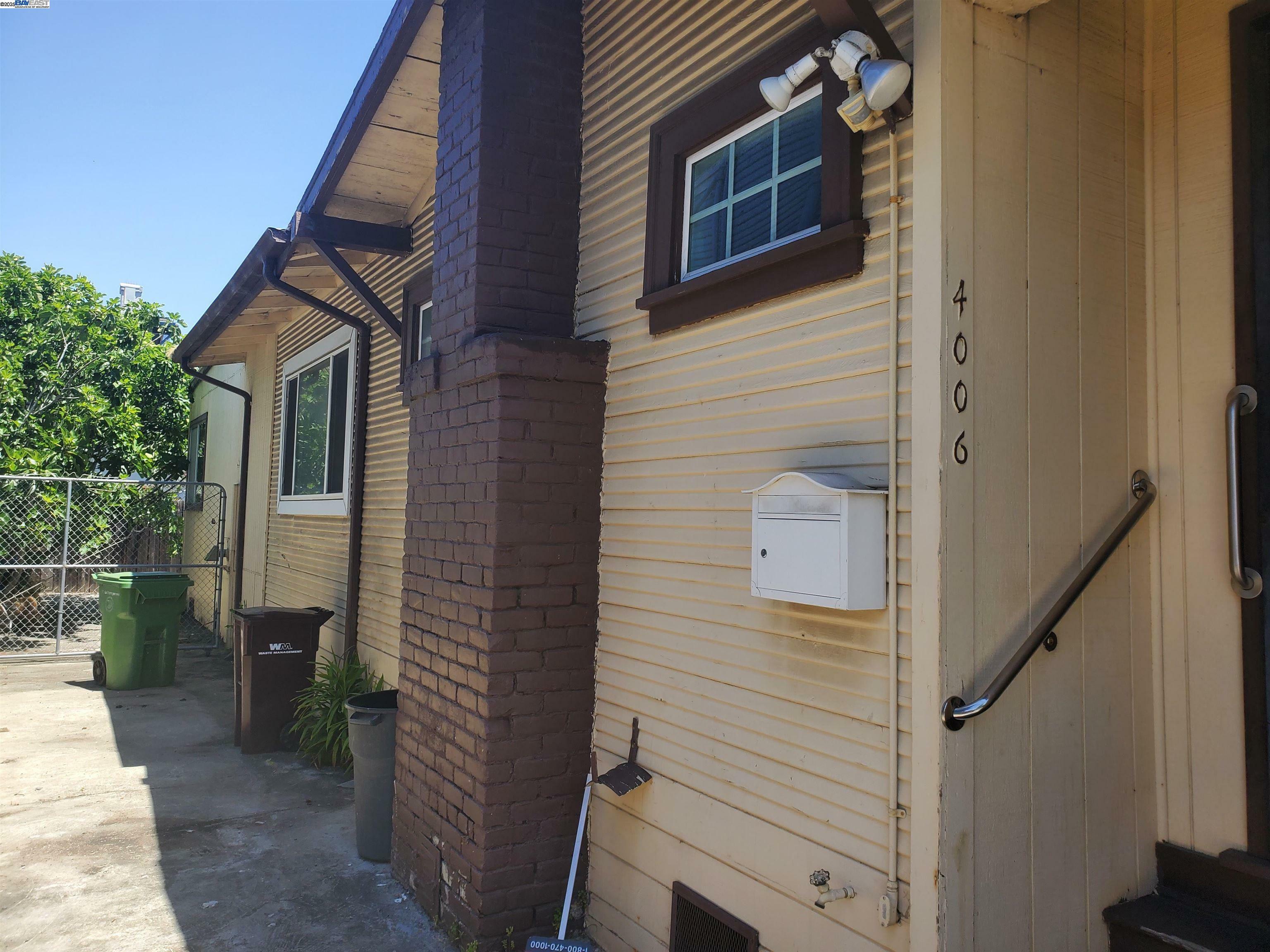 Property Photo: 4006 Carrington St CA 94601