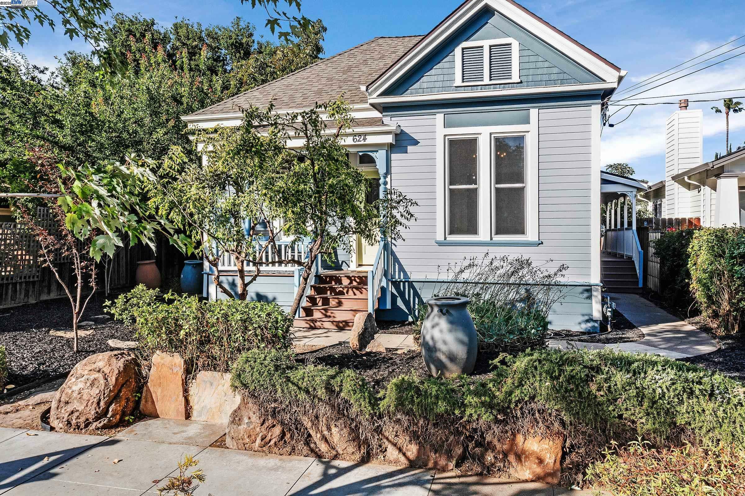 Property Photo: 624 N 17th St CA 95112