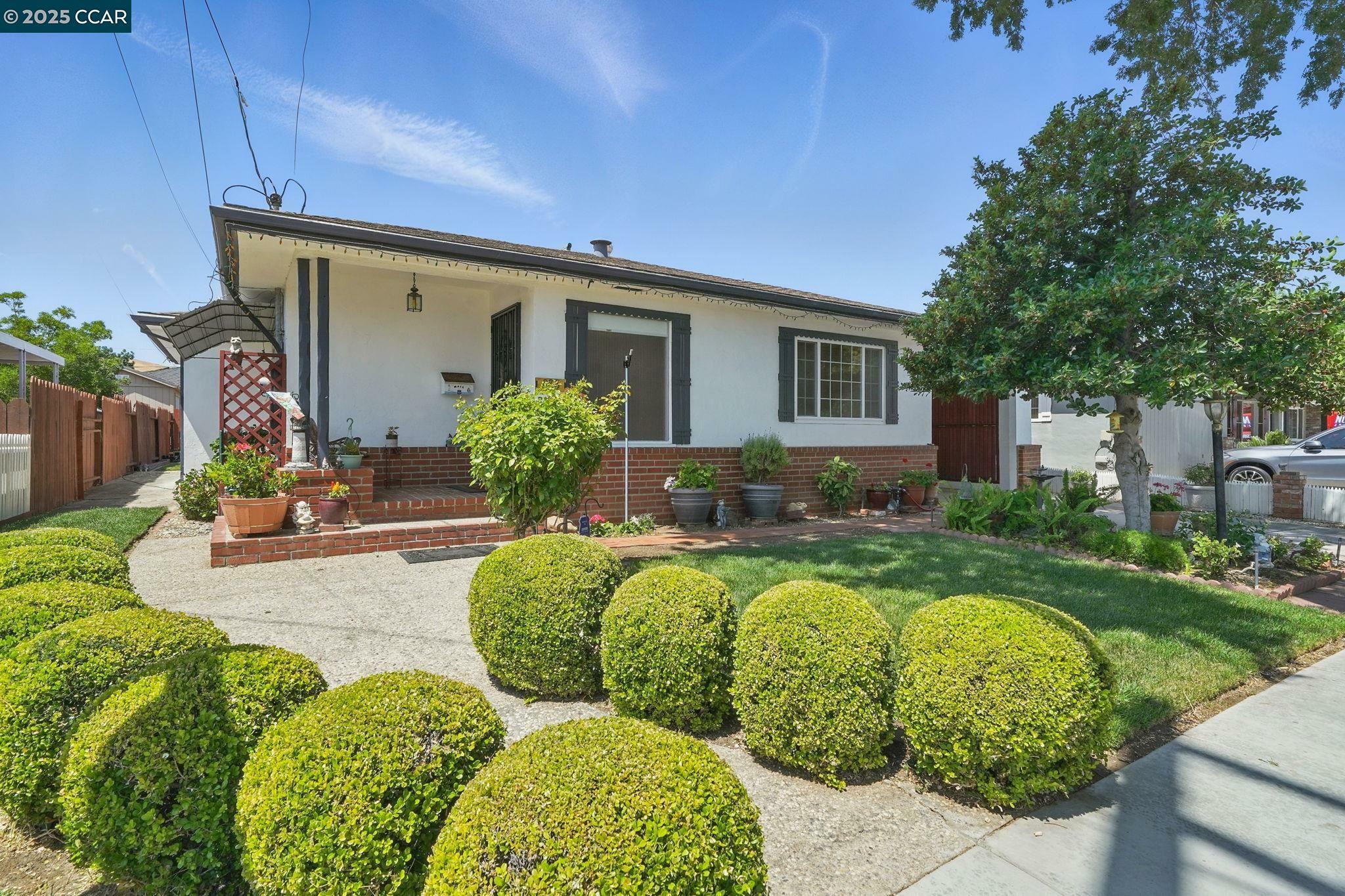 Property Photo: 288 El Camino Dr CA 94565