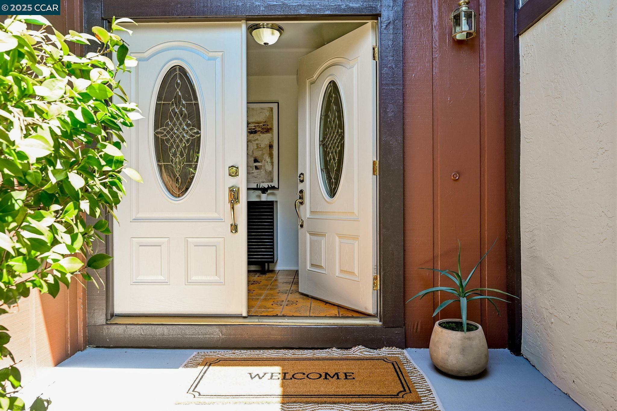Property Photo: 277 Holiday Hills Dr CA 94553