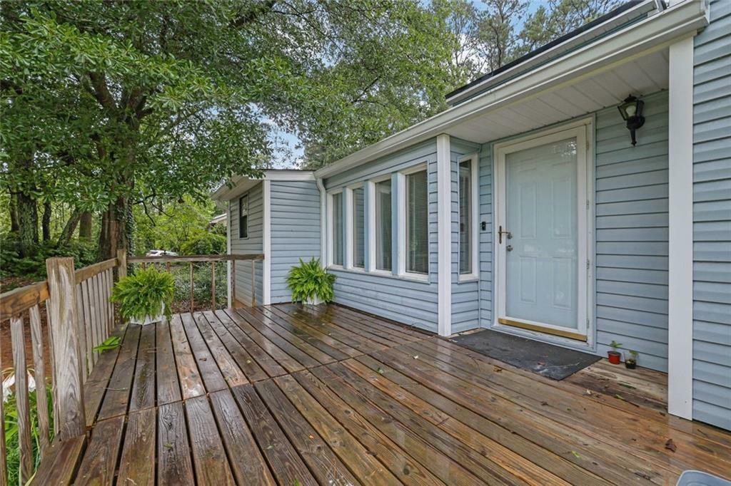 Property Photo: 102 Bascomb Drive Drive GA 30189