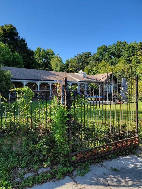 Property Photo: 435 Johnson Ferry Road NW GA 30328