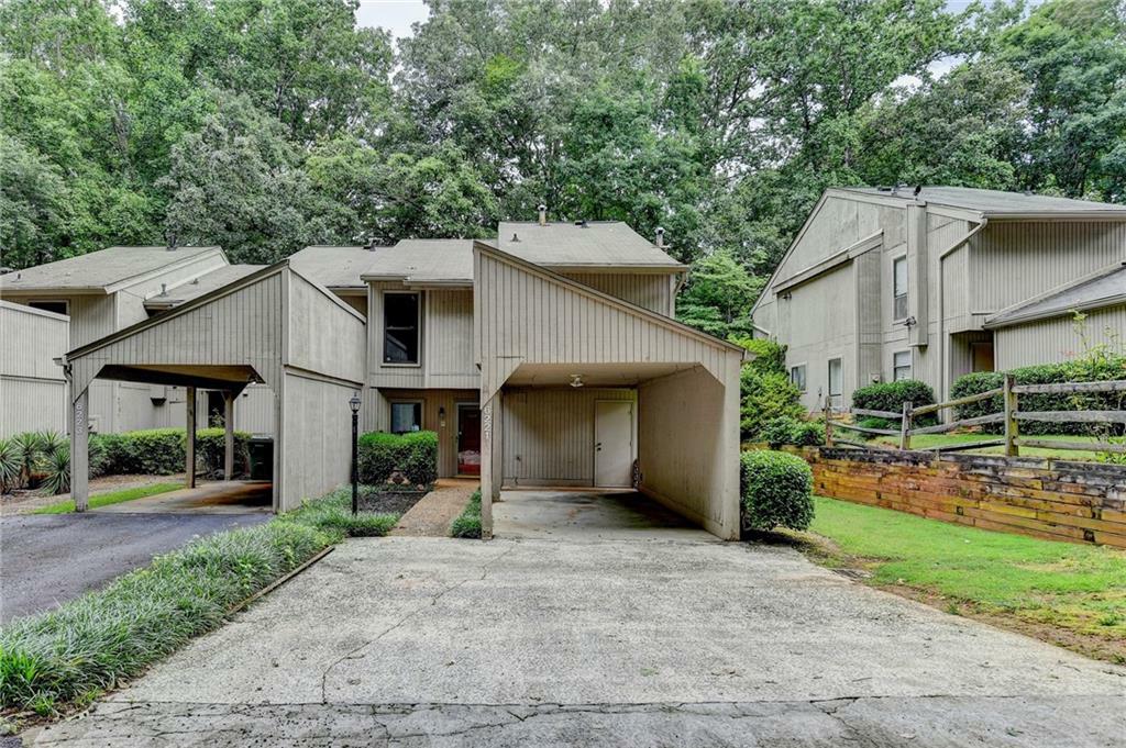Property Photo: 6221 Willow Run Road GA 30092