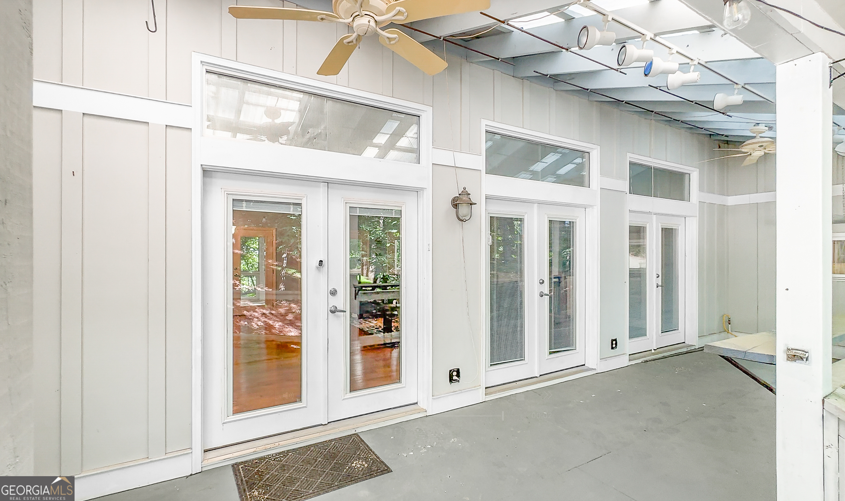 Property Photo: 6567 Tahiti Way GA 30542