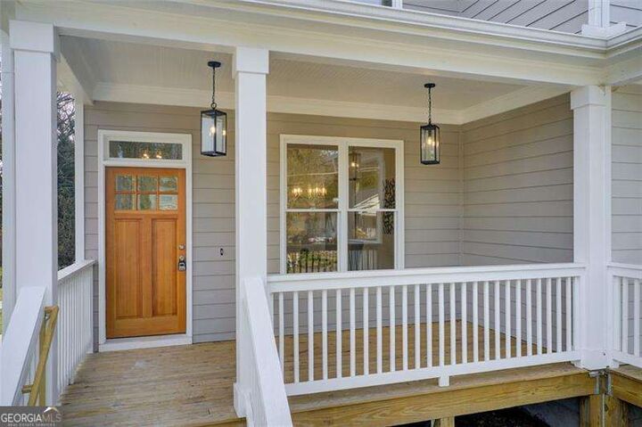 Property Photo: 1240 Oakland Terrace SW B GA 30310