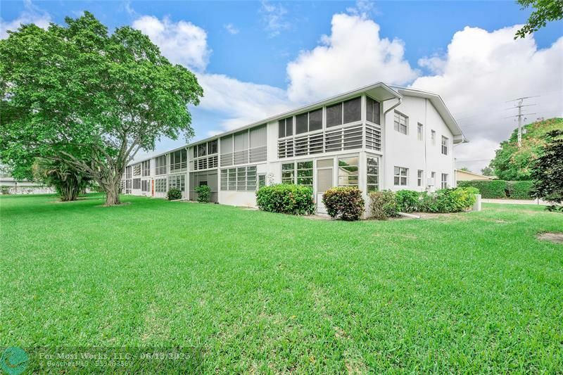 Property Photo: 373 Tilford R 373 FL 33442