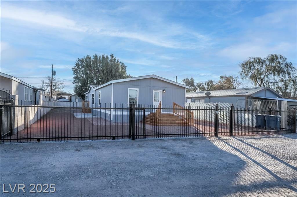 Property Photo: 2228 Rigney Lane NV 89156