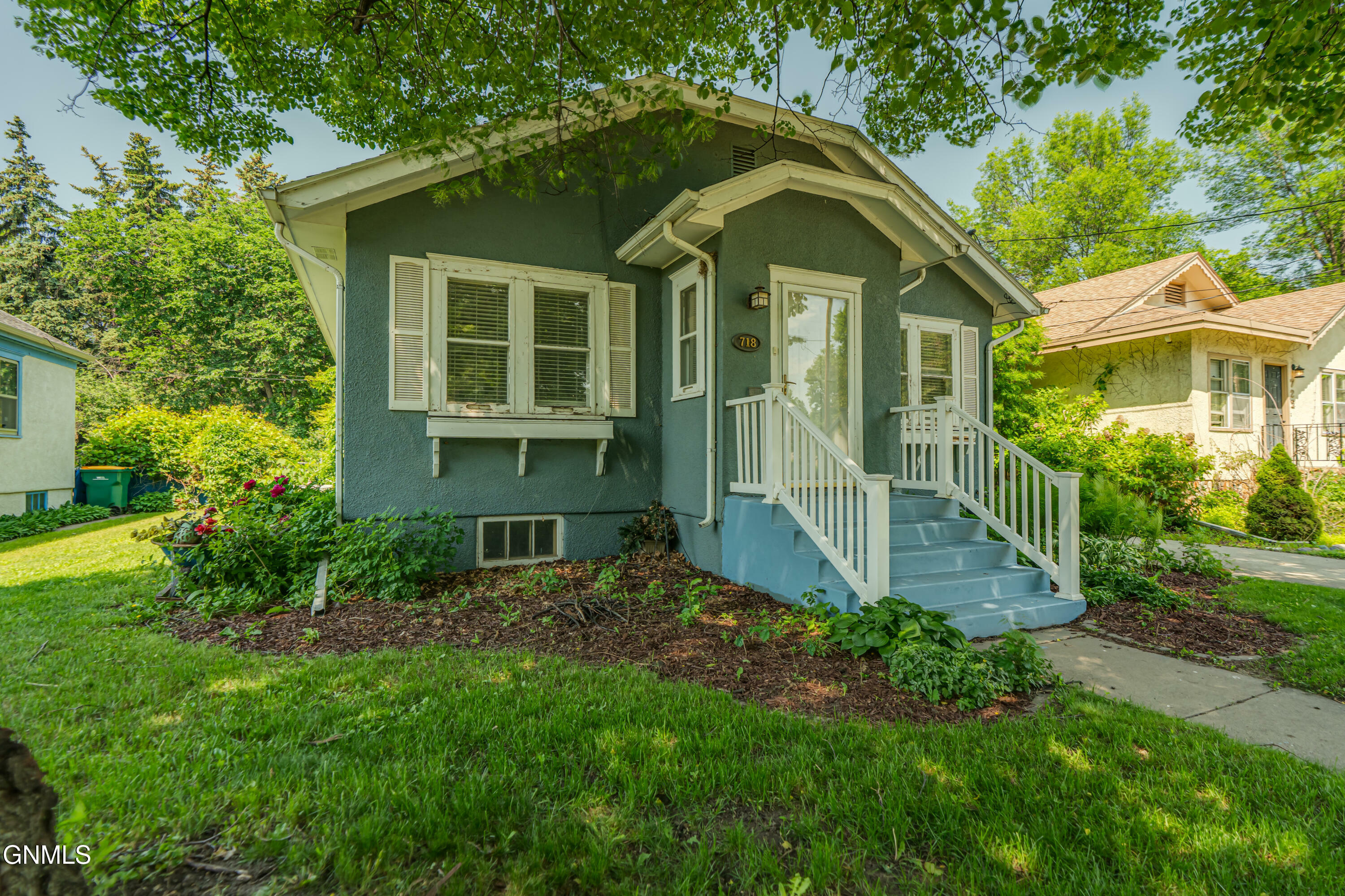 Property Photo: 718 1st Street ND 58501