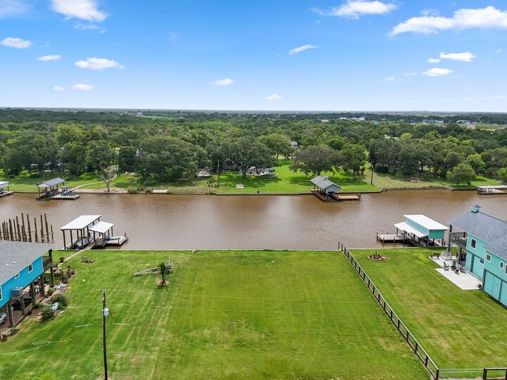 Property Photo: 6 County Road 291 TX 77414