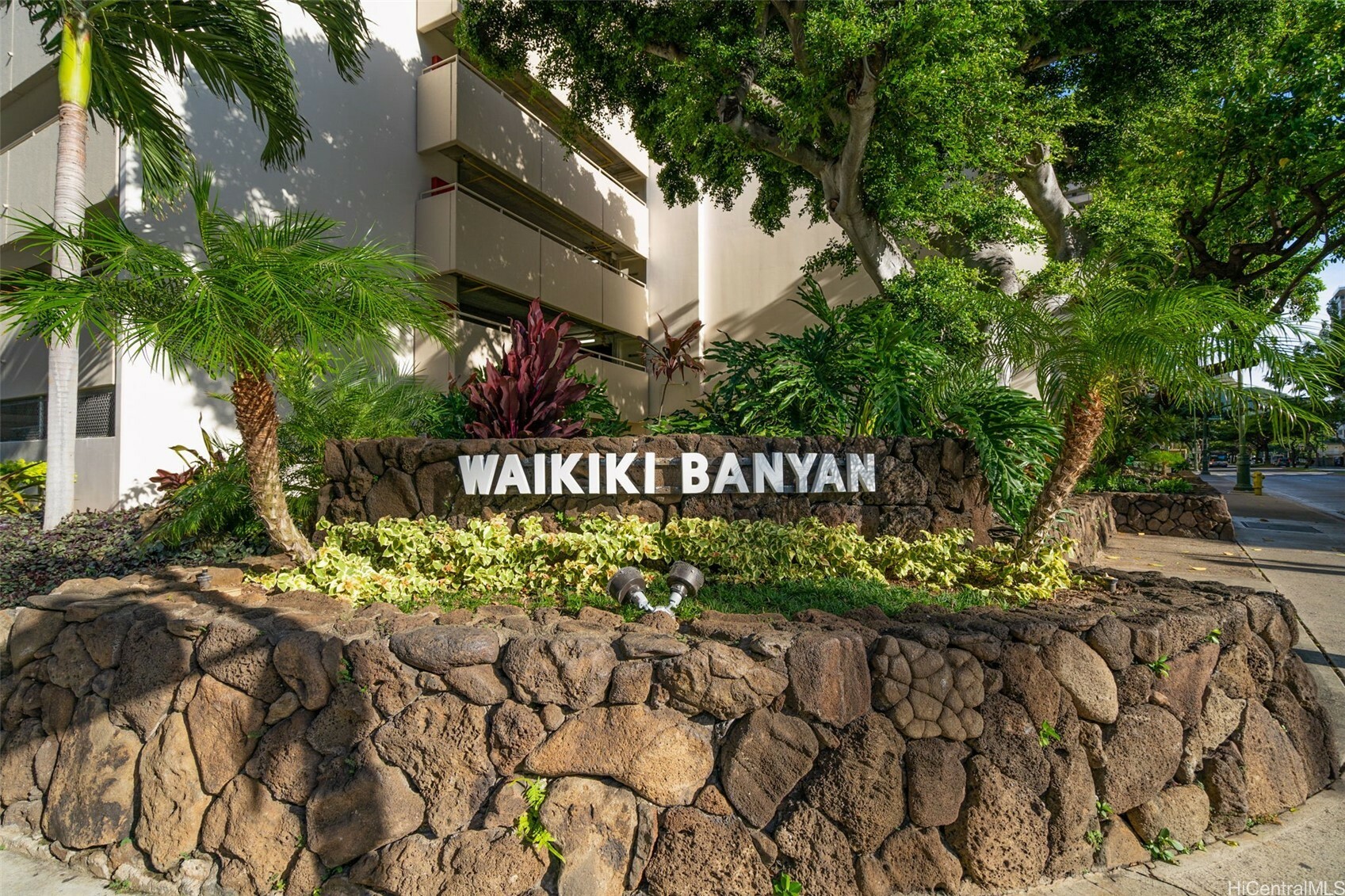 Property Photo: 201 Ohua Avenue 2105 HI 96815