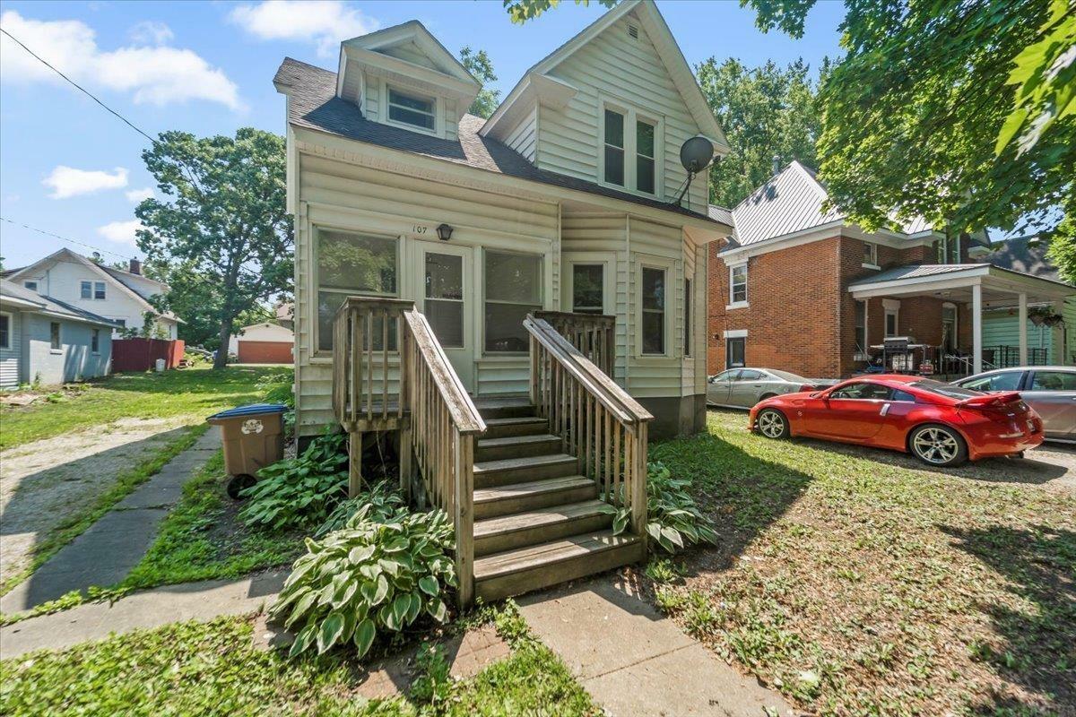 Property Photo:  107 5th Ave SE  IA 50662 