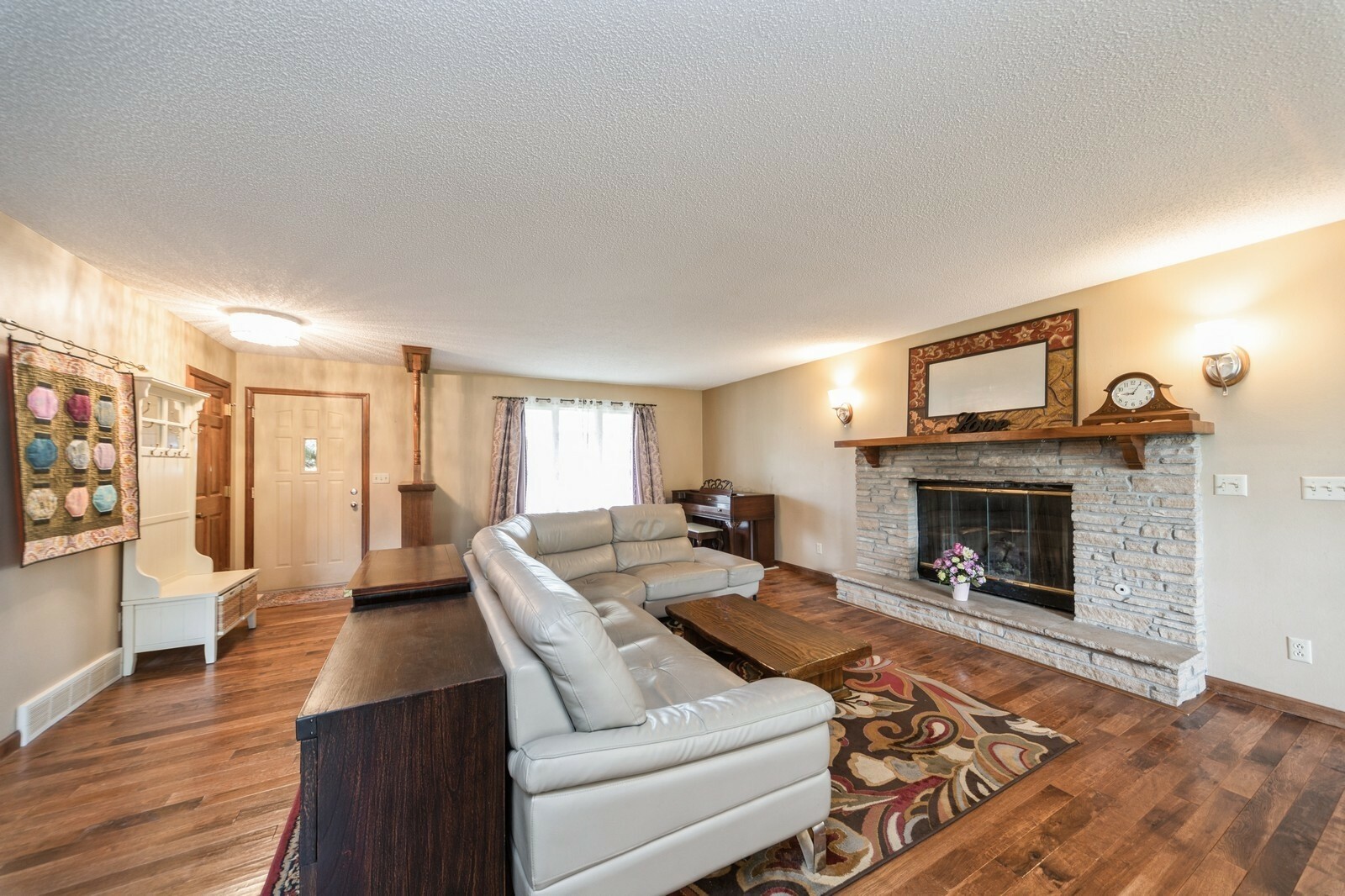 Property Photo: 2312 Ridgeway Avenue IA 54577