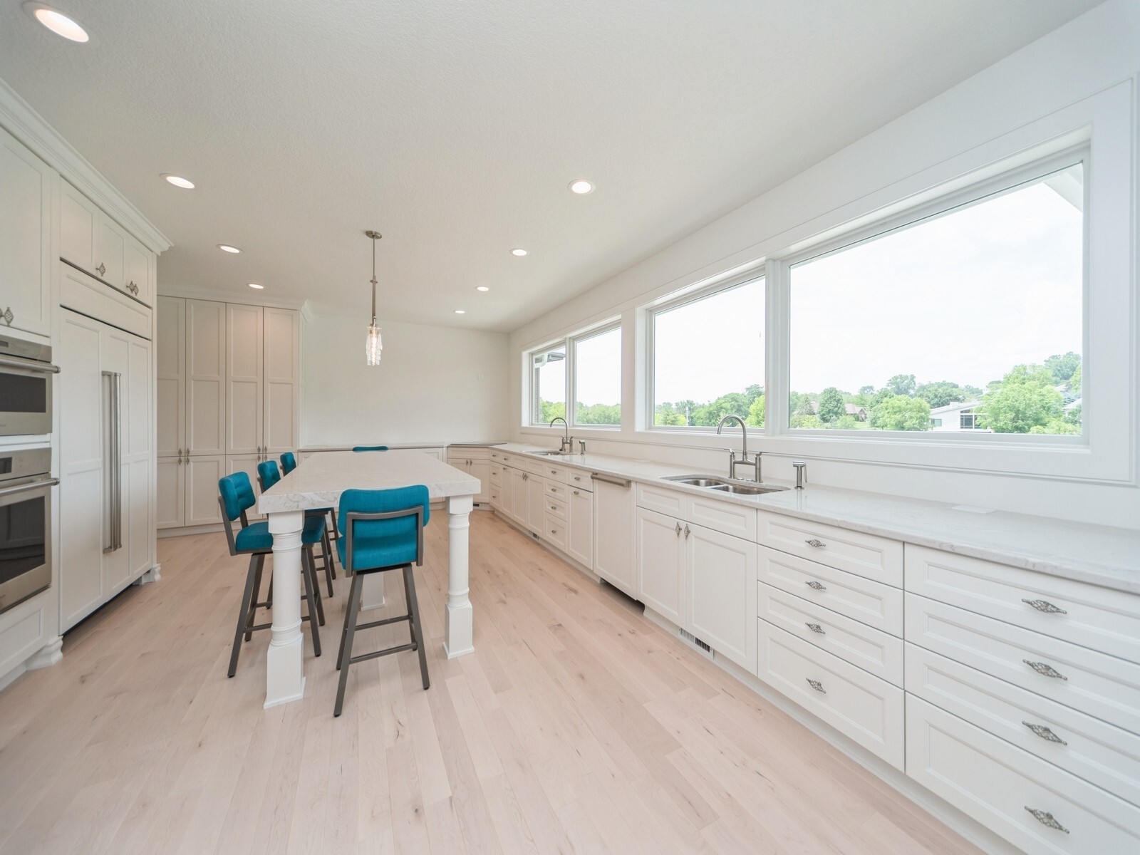 Property Photo: 1863 Glen Oaks Drive IA 50266