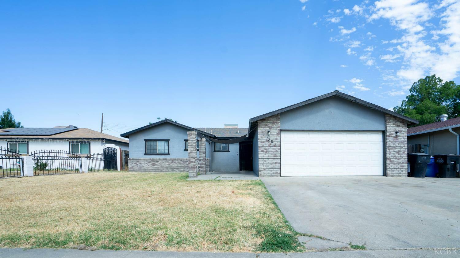 Property Photo:  735 Manor Avenue  CA 93230 