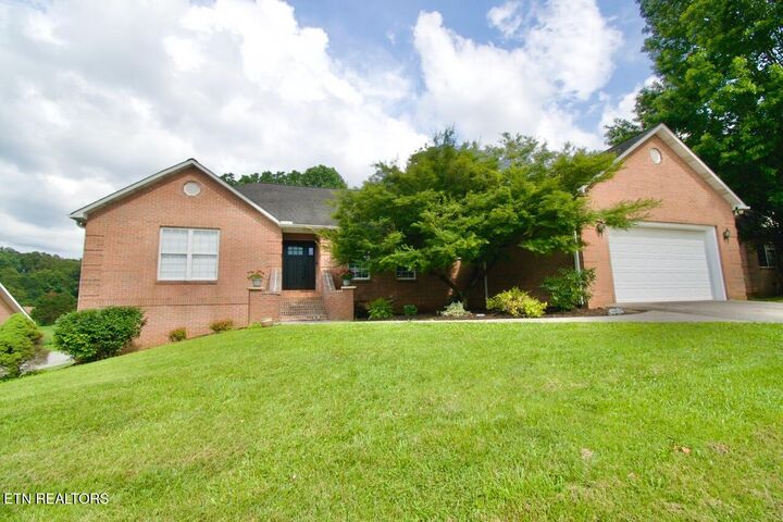 120 Windsor Drive  Maryville TN 37803 photo