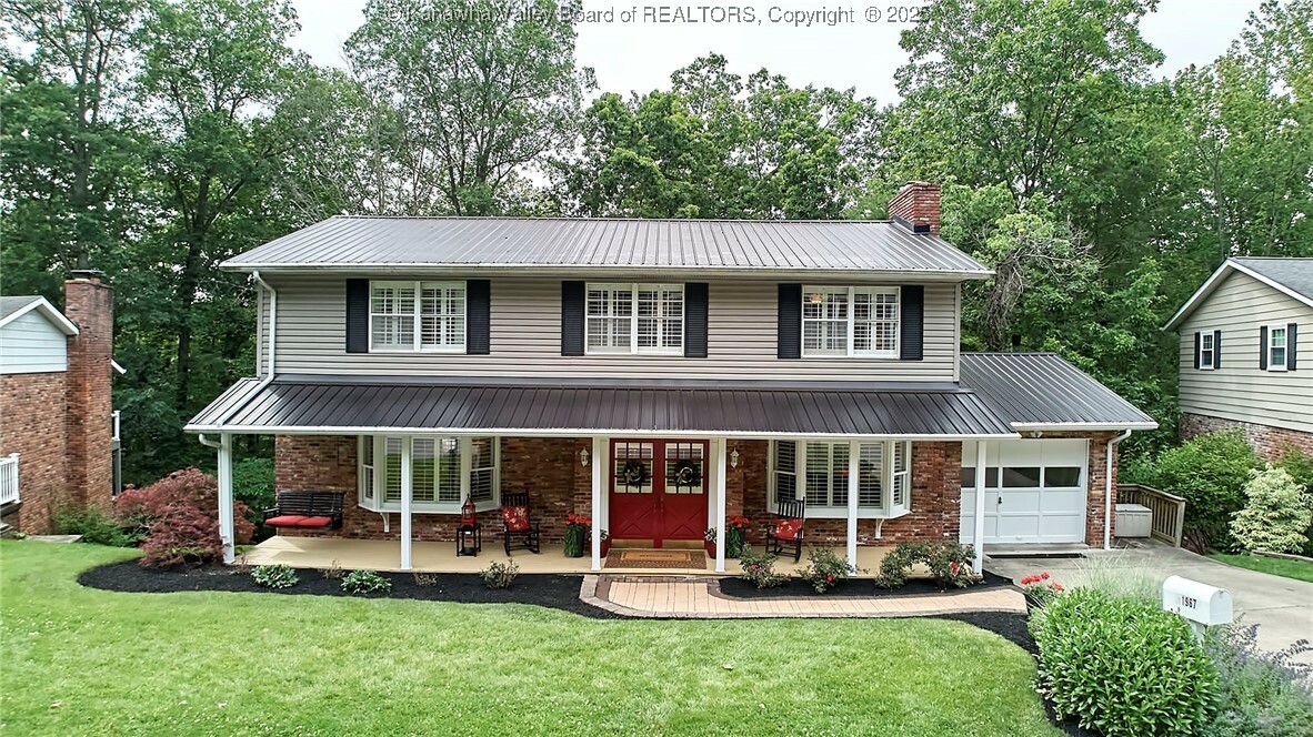 Property Photo: 1967 Parkwood Road WV 25314