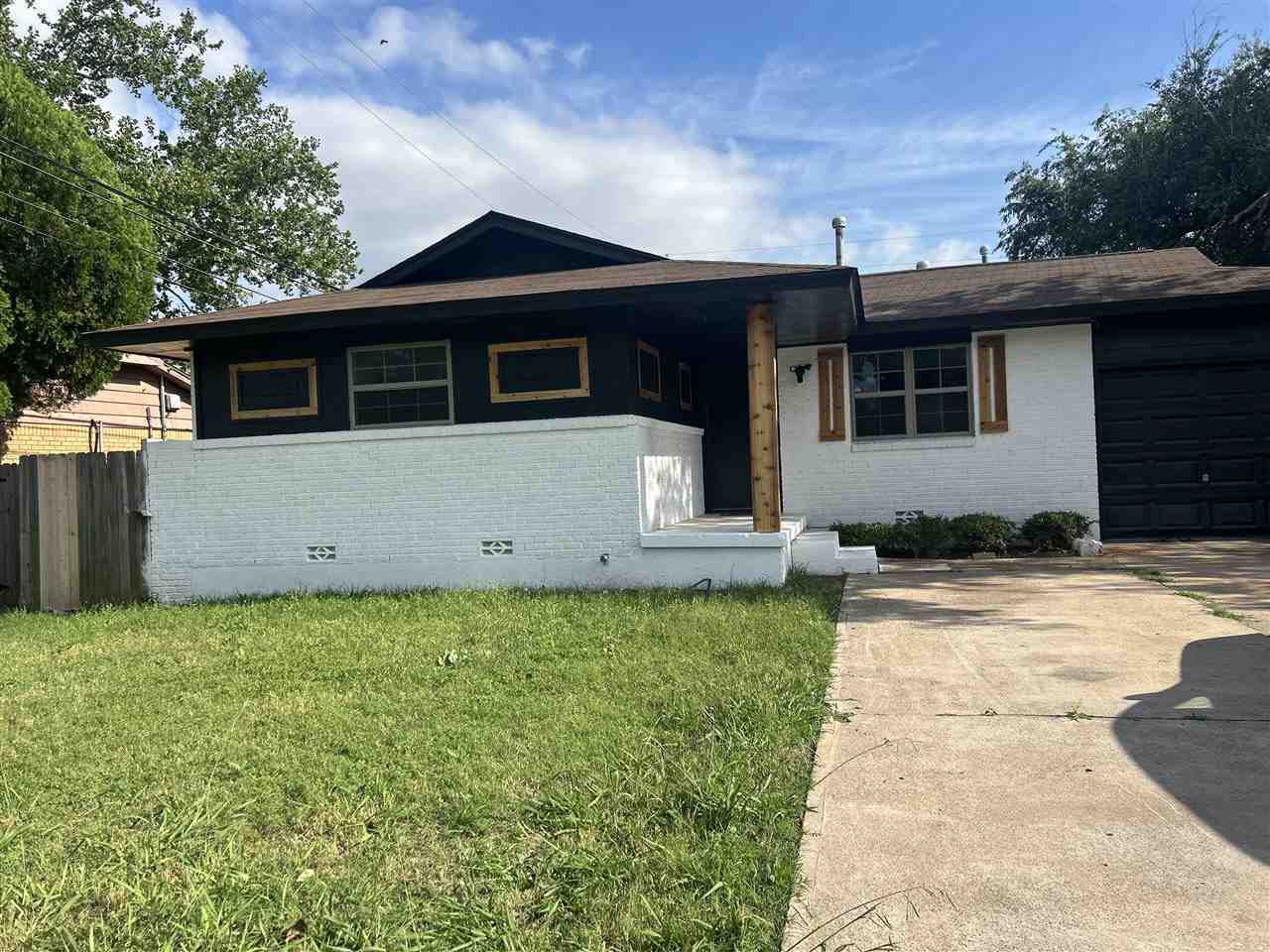 Property Photo: 5326 NW Columbia OK 73505