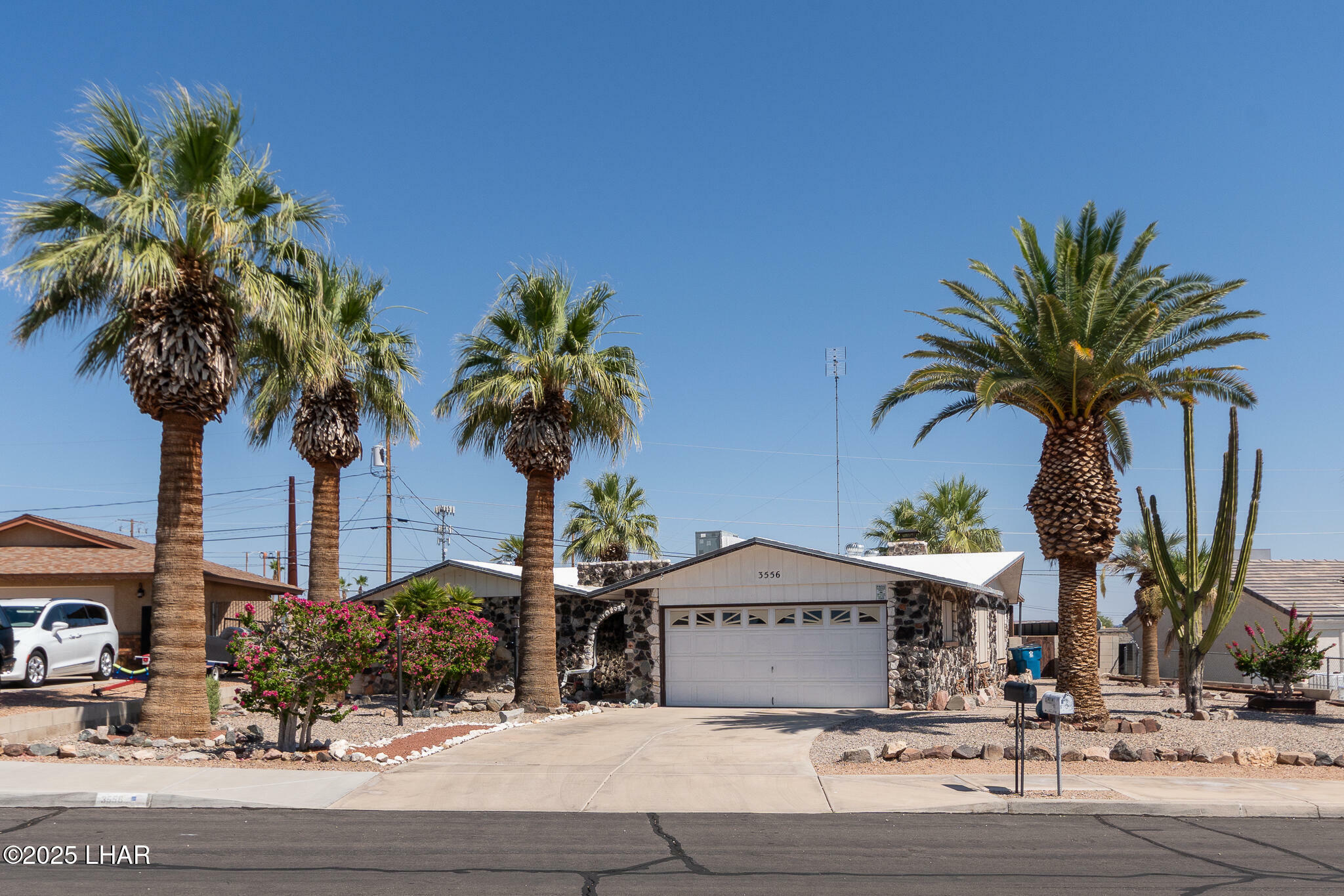Property Photo: 3556 Red Cloud Dr AZ 86406