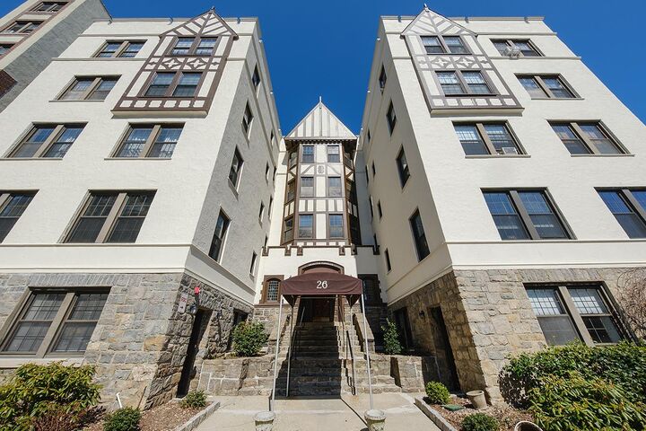 Property Photo: 26 W Pondfield Road 4C NY 10708