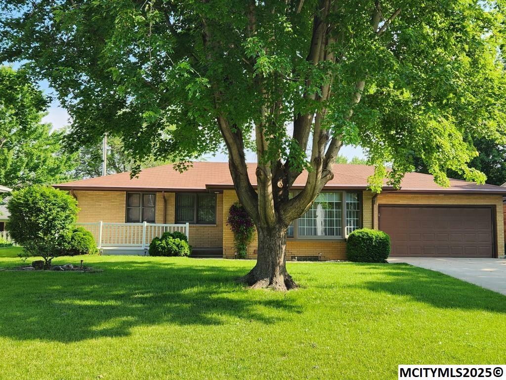 Property Photo:  1316 2nd NW  IA 50401 