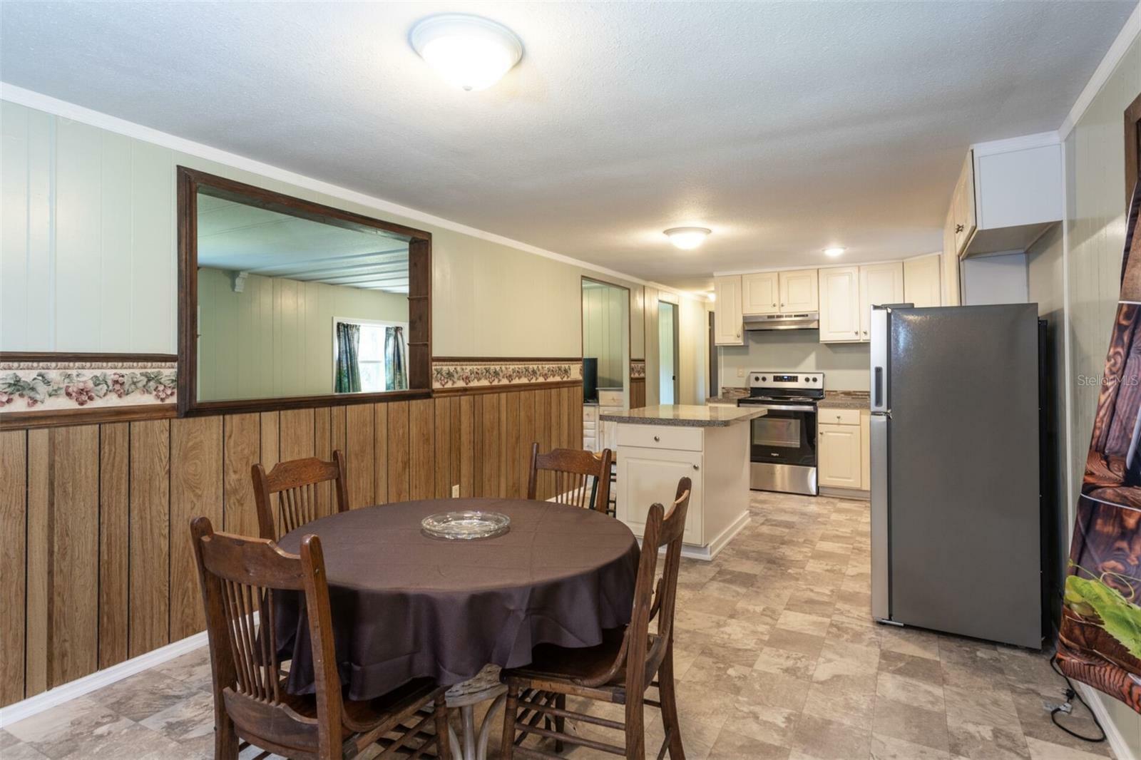 Property Photo: 2548 Sandlewood Lane FL 32110