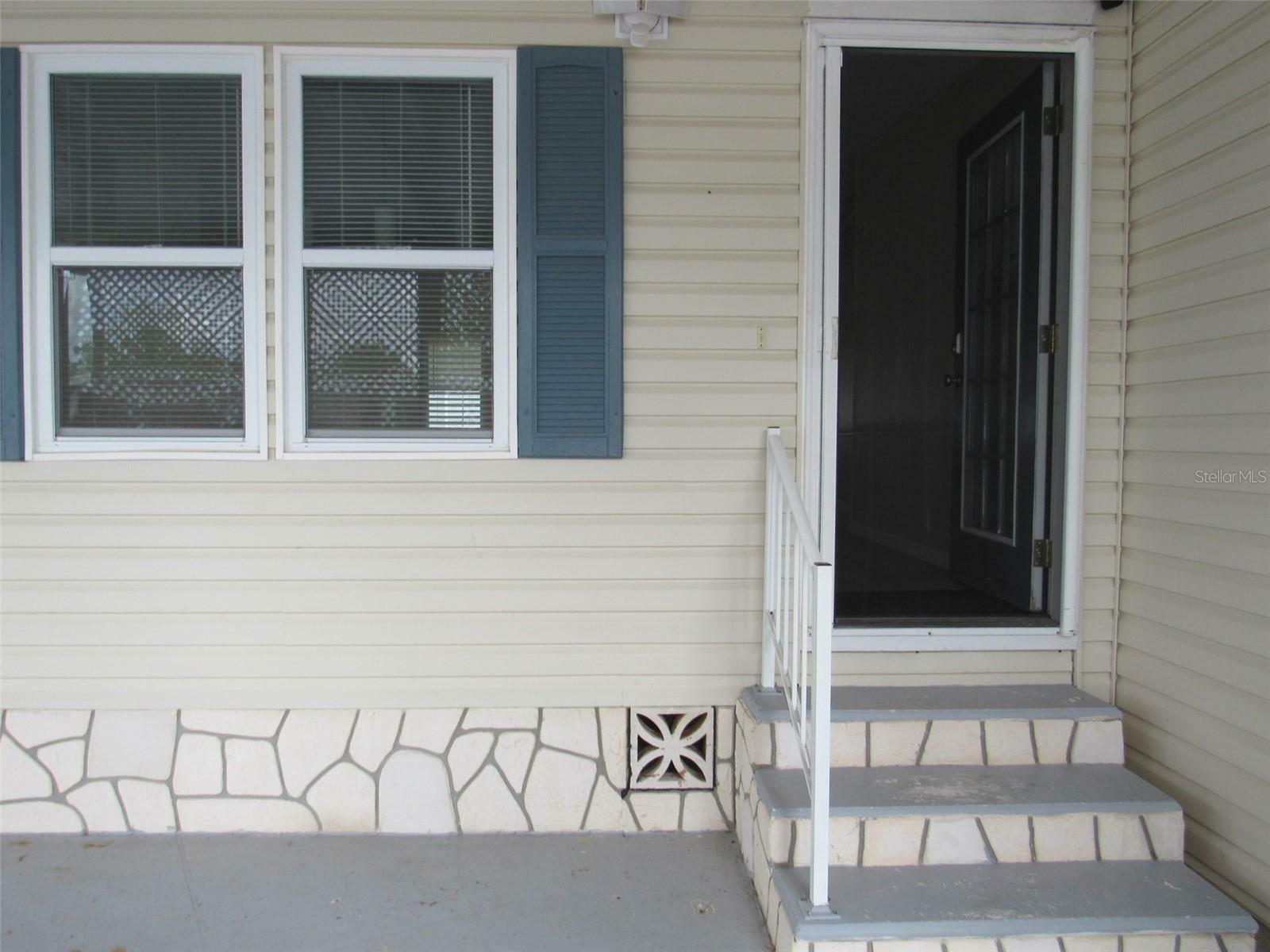 Property Photo:  8418 Central Avenue  FL 34613 