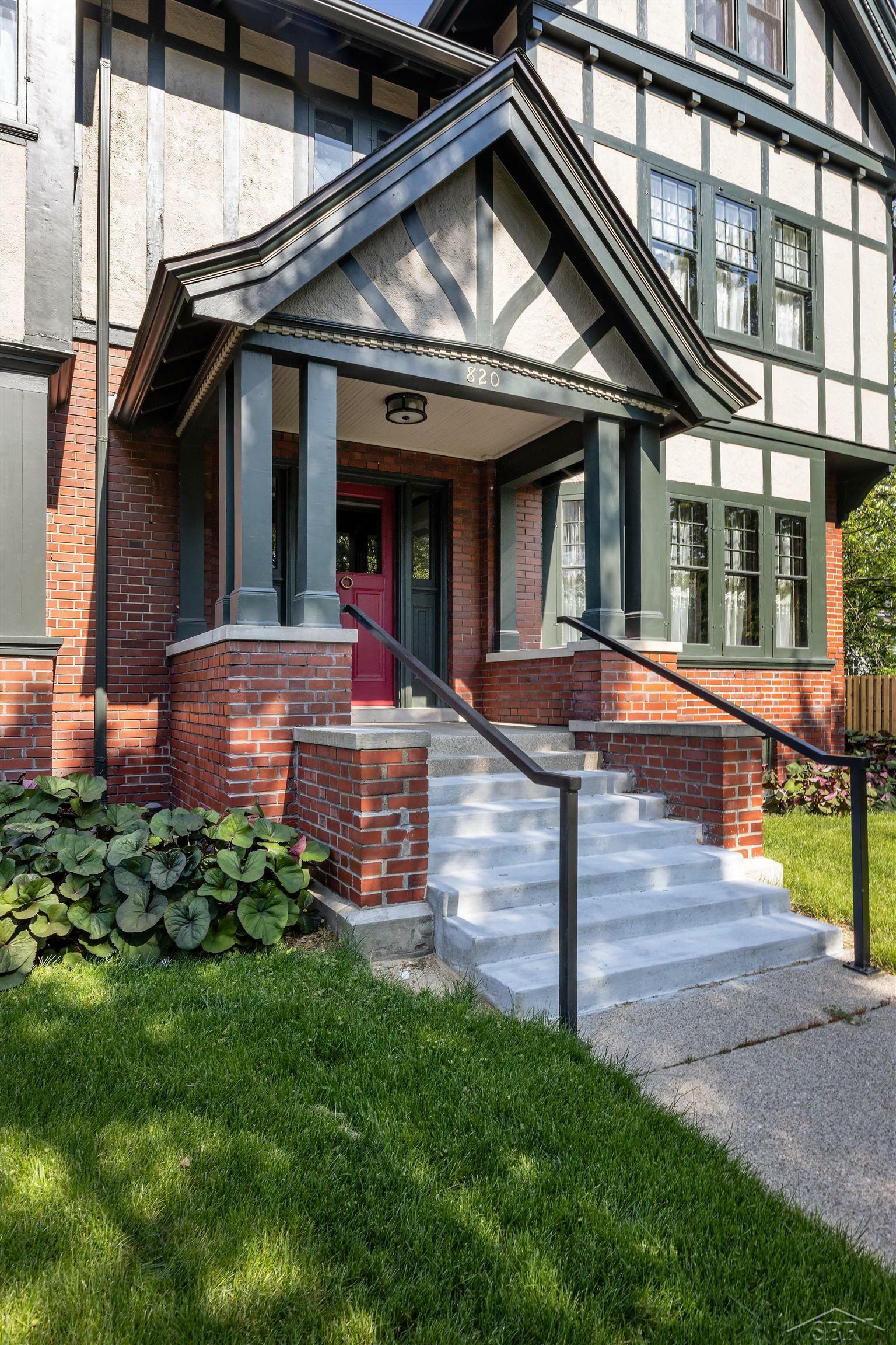Property Photo: 820 N Johnson Street MI 48708