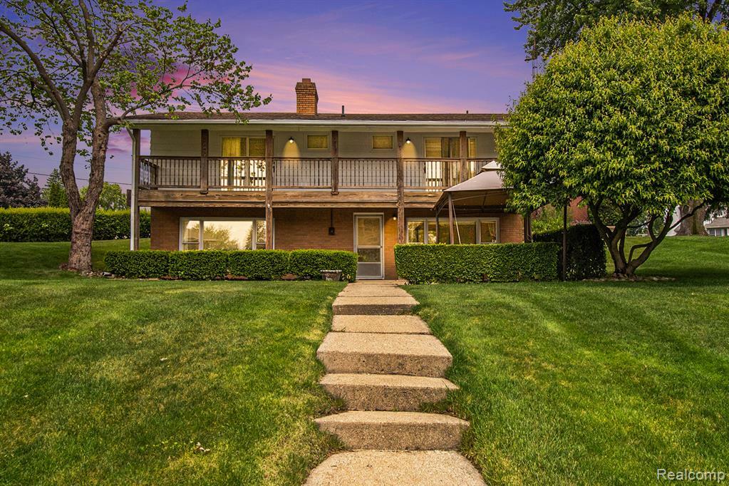 1365 Blue Water Drive  Fenton MI 48430 1101 photo