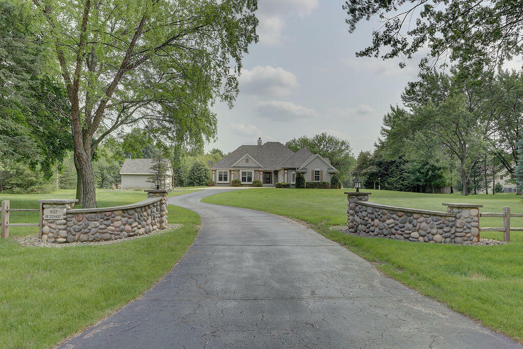 S32w32807 Bethania Ln  Genesee WI 53118 photo