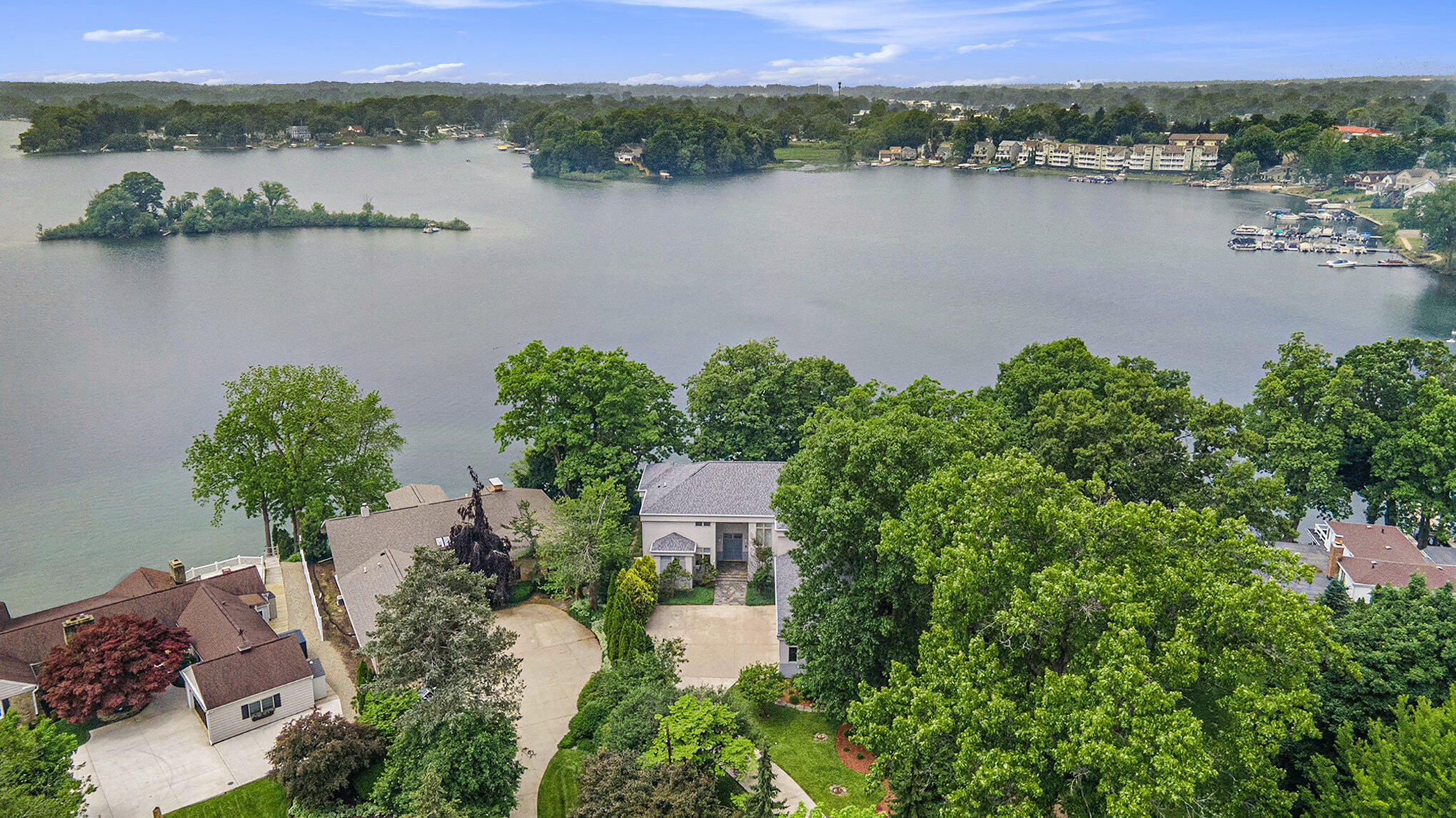 Property Photo: 20 Hiawatha Drive MI 49015
