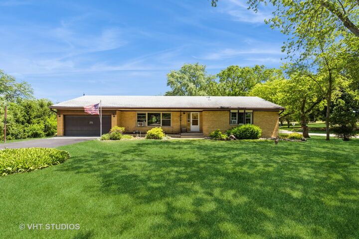 1221 S Grove Avenue  Barrington IL 60010 photo