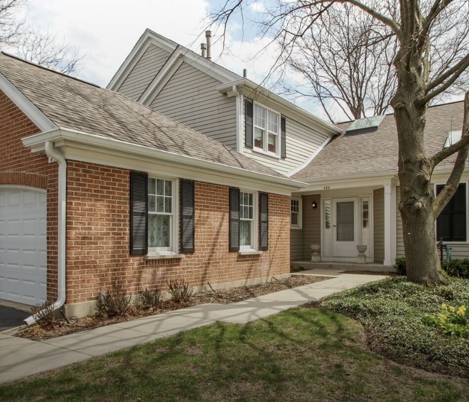 Property Photo:  