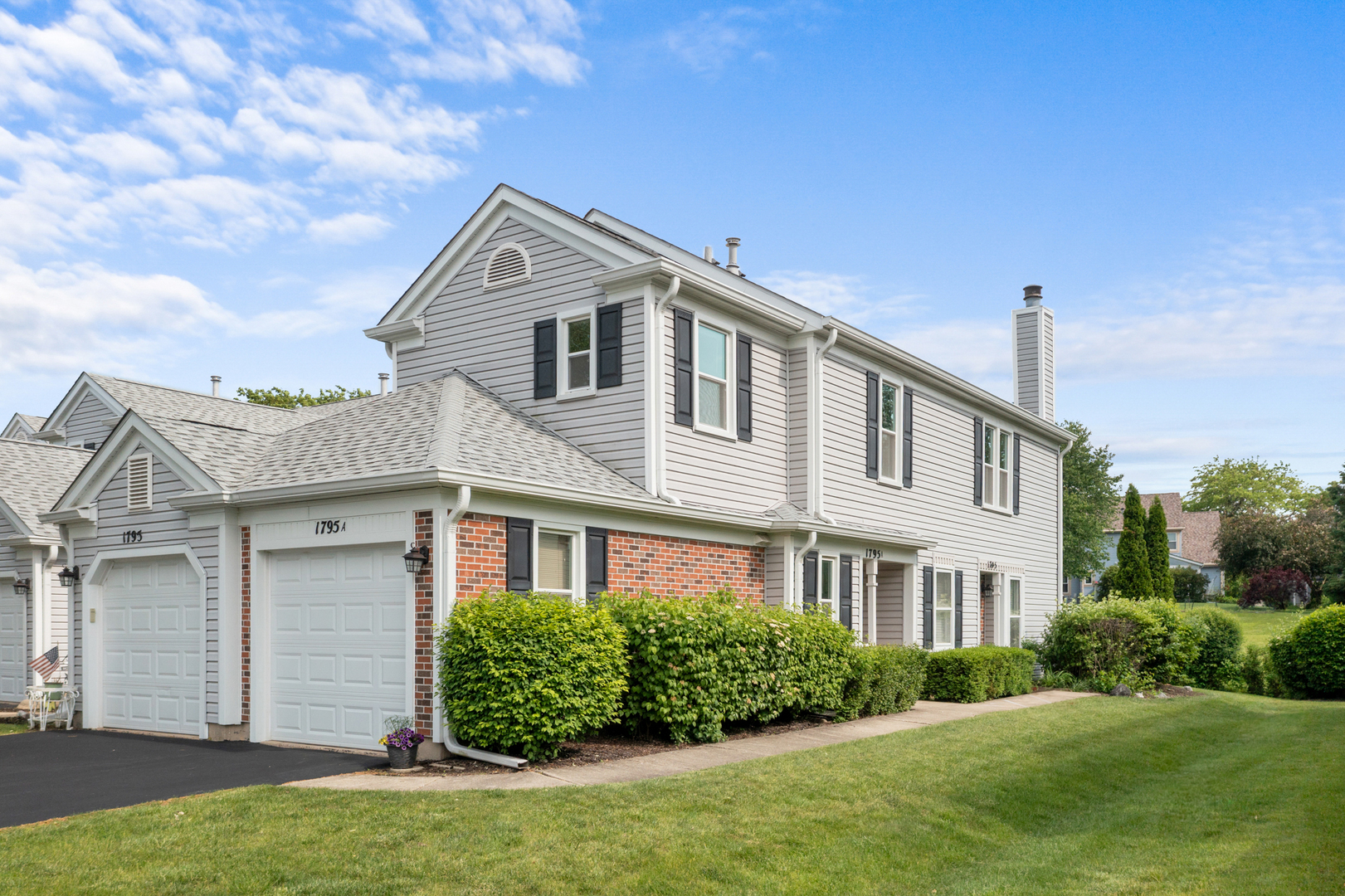 Property Photo: 1795 Vermont Drive A IL 60007