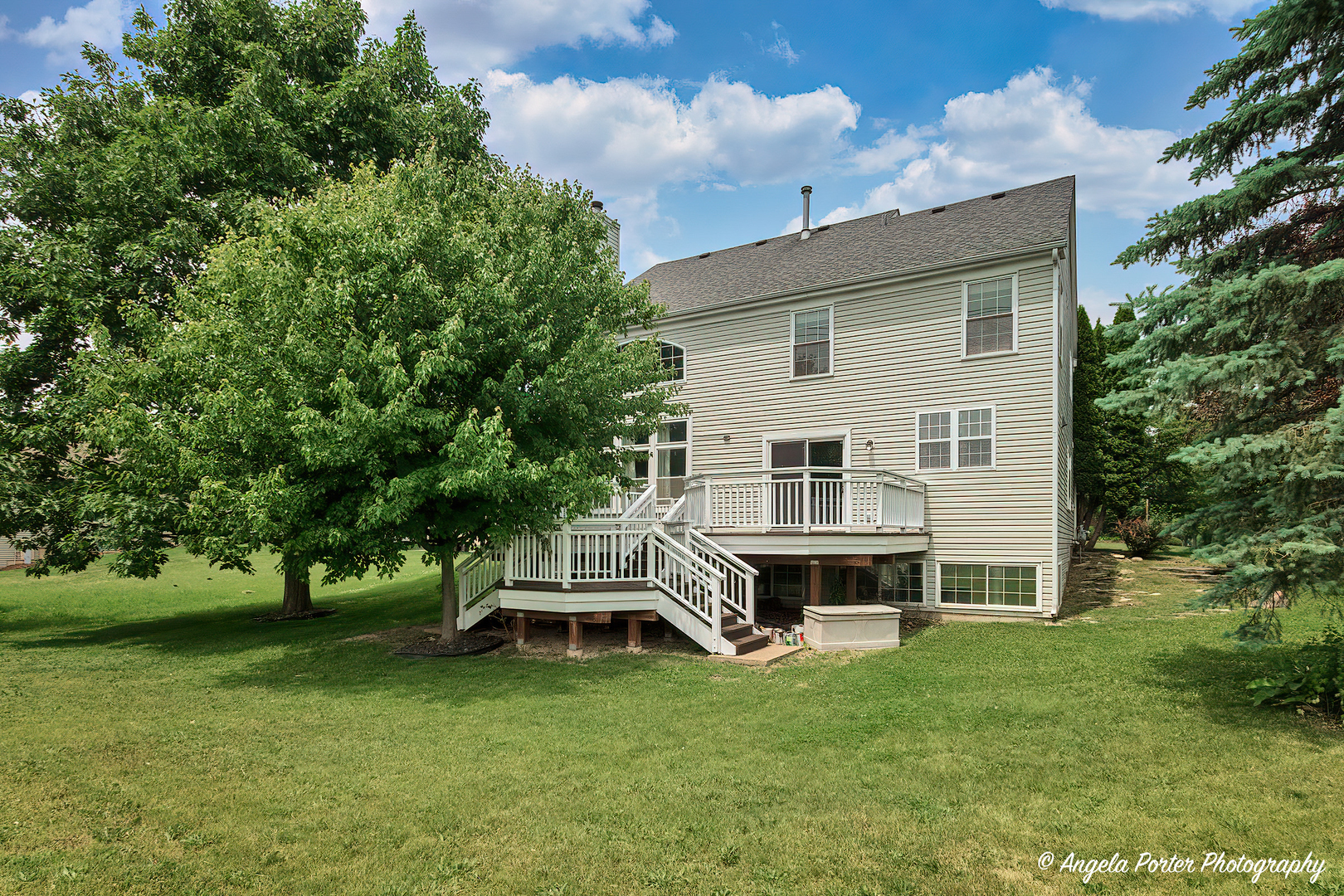 Property Photo: 179 Cascade Drive IL 60012