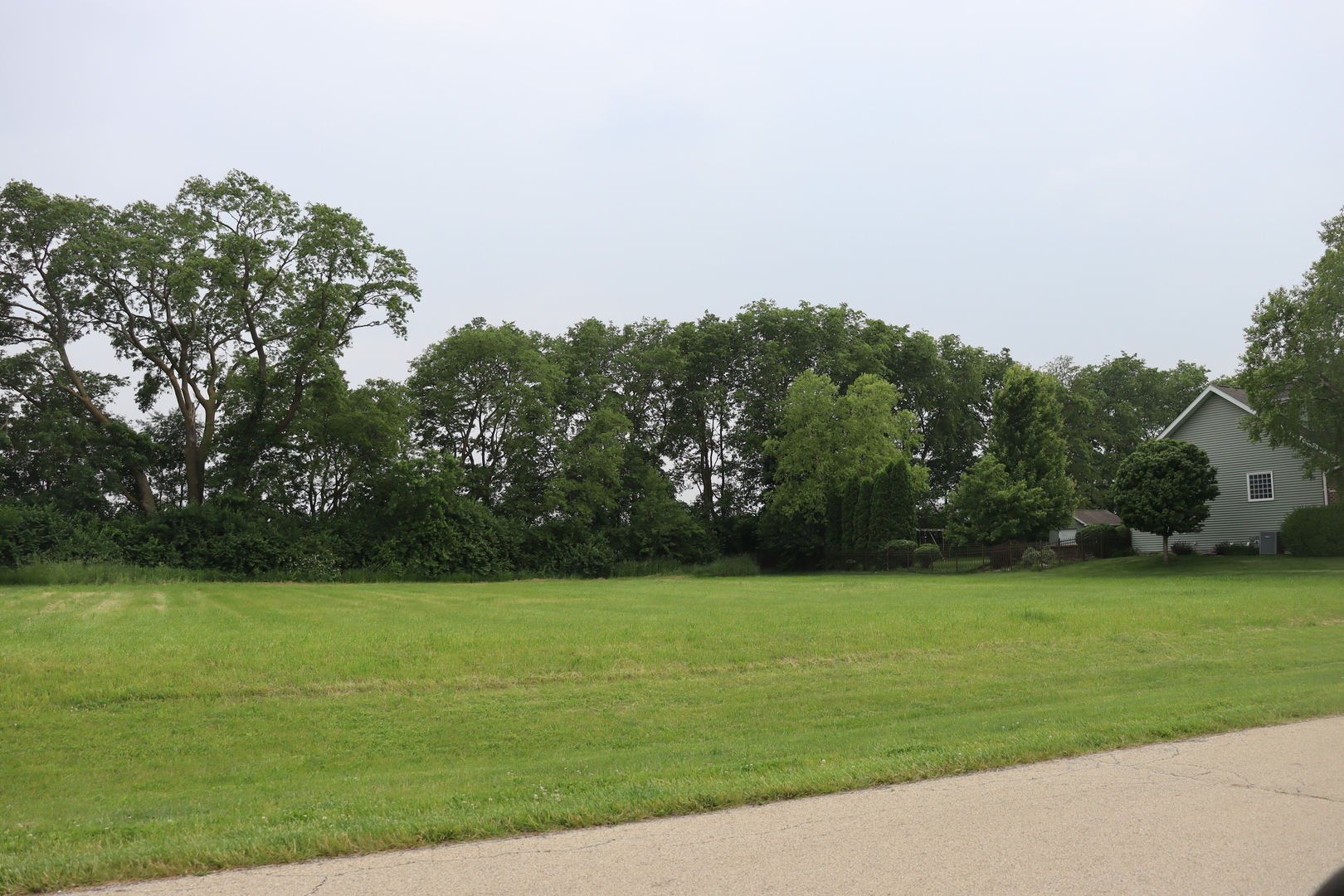 Property Photo: 3098 Stone Fence Drive IL 60901