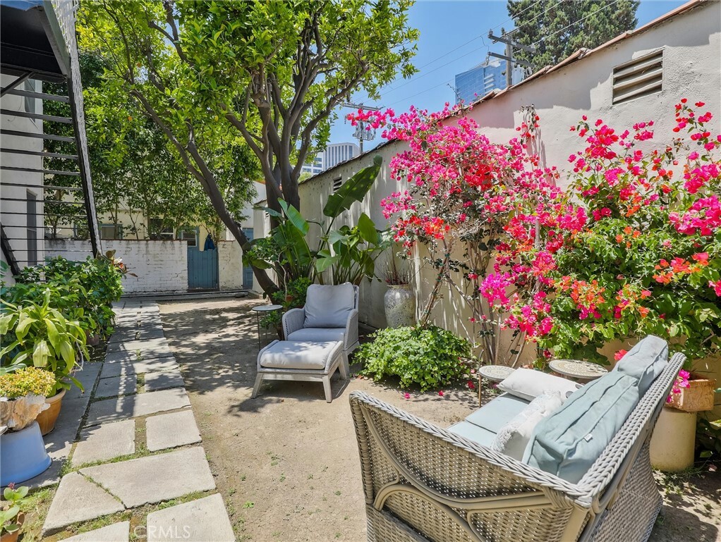 Property Photo: 9949 Young Drive 202 CA 90212