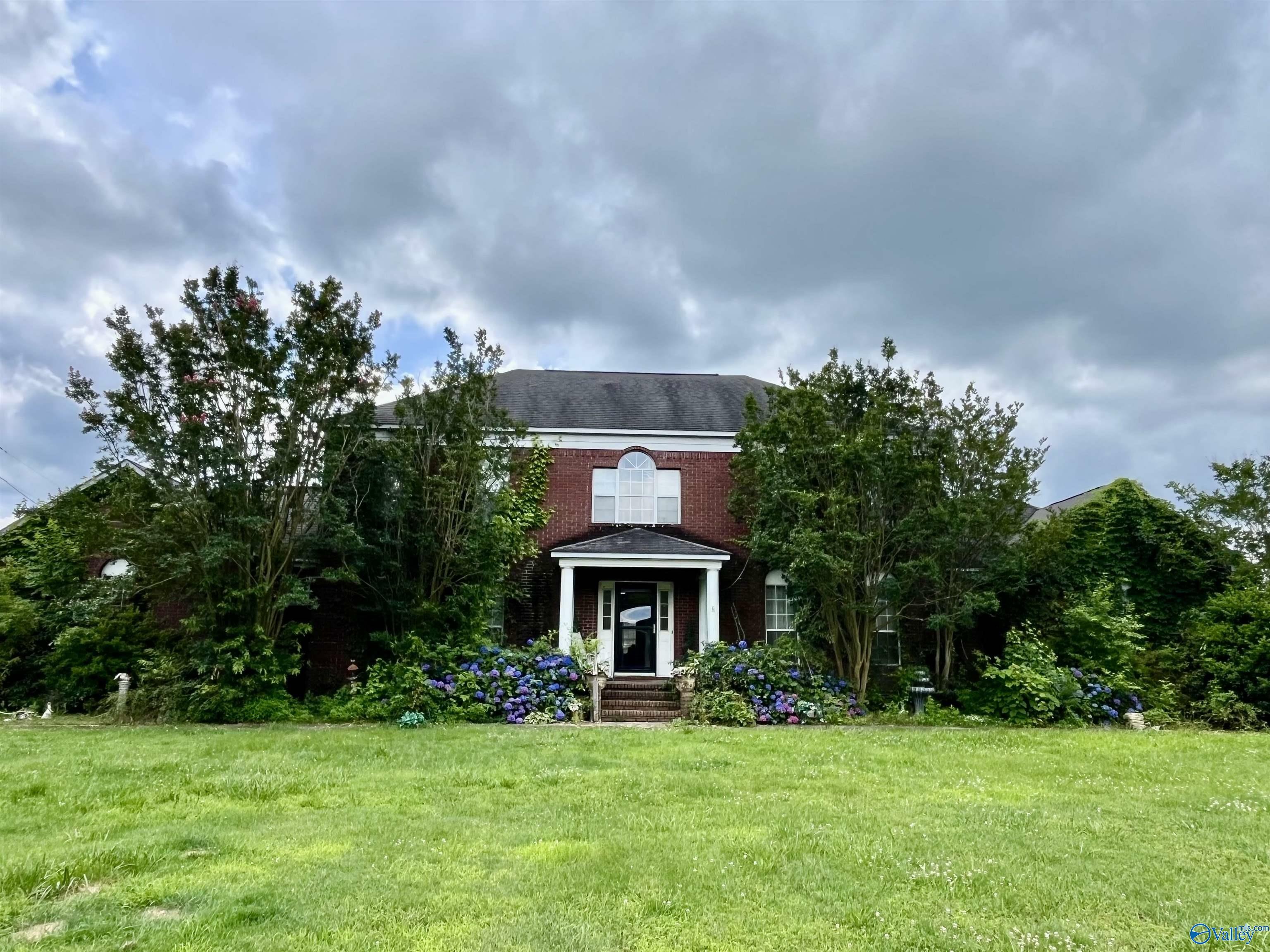 Property Photo:  280 6th Street E  AL 35747 