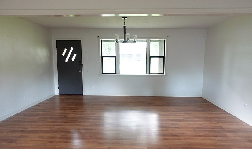 Property Photo: 1009 Mockingbird Lane TX 75964