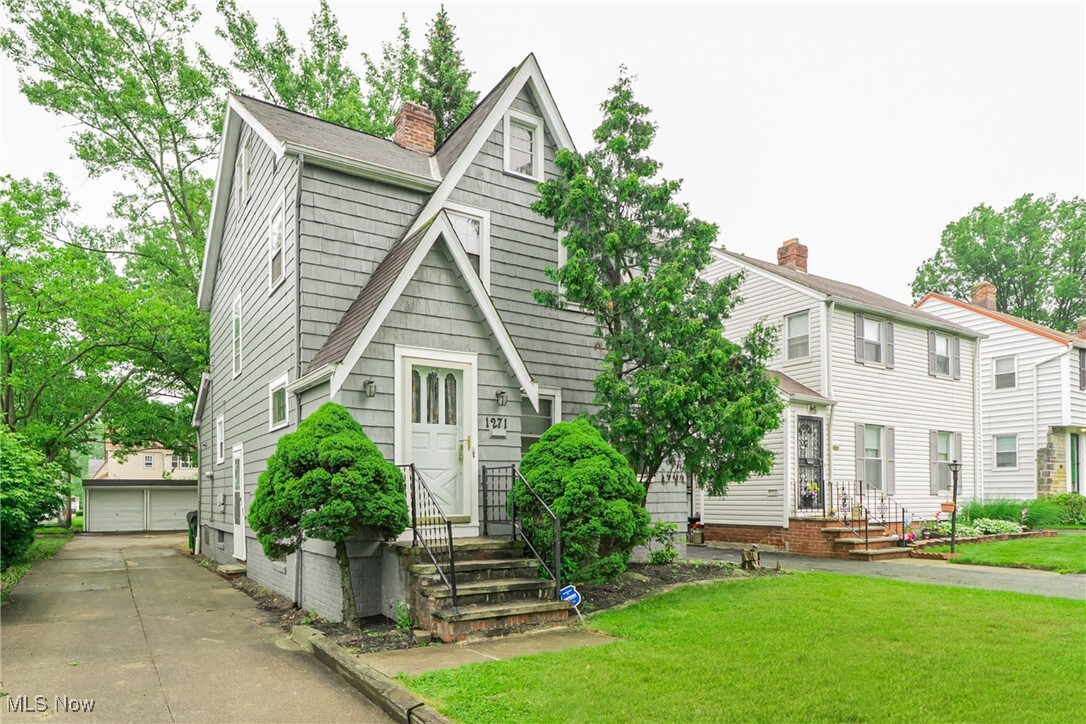 Property Photo:  1271 Winston Road  OH 44121 