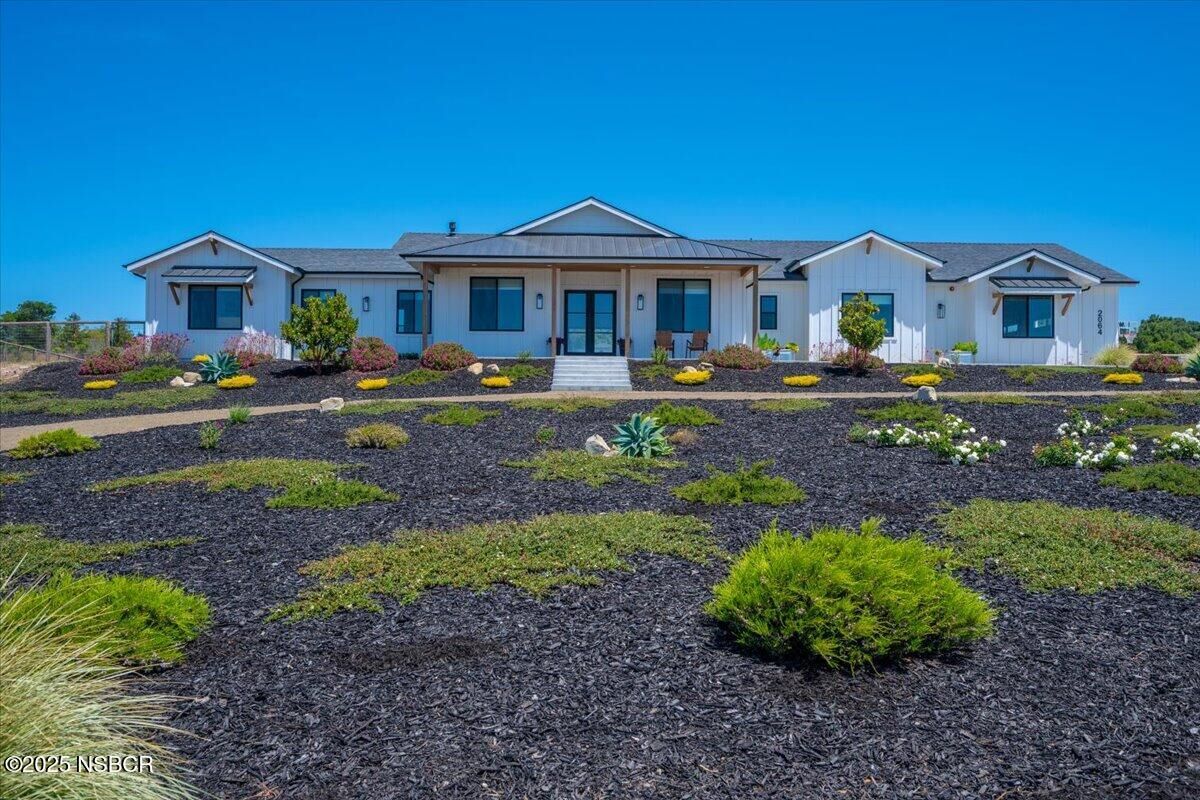 Property Photo: 2064 Westhampton Drive CA 93420