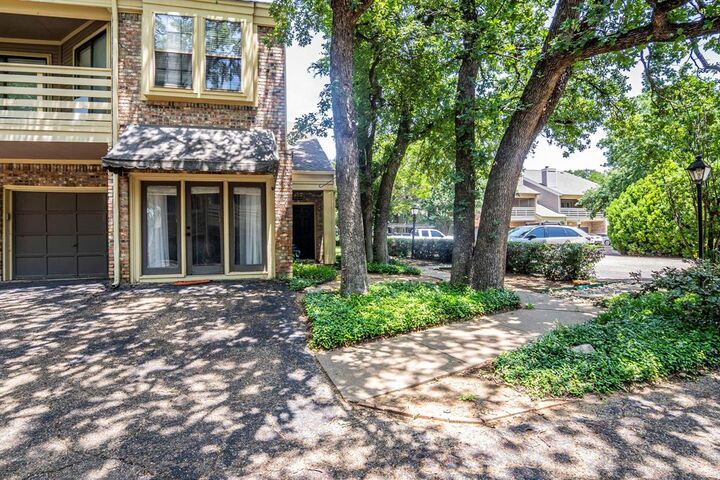 Property Photo: 4516 Forestgate Drive TX 76017