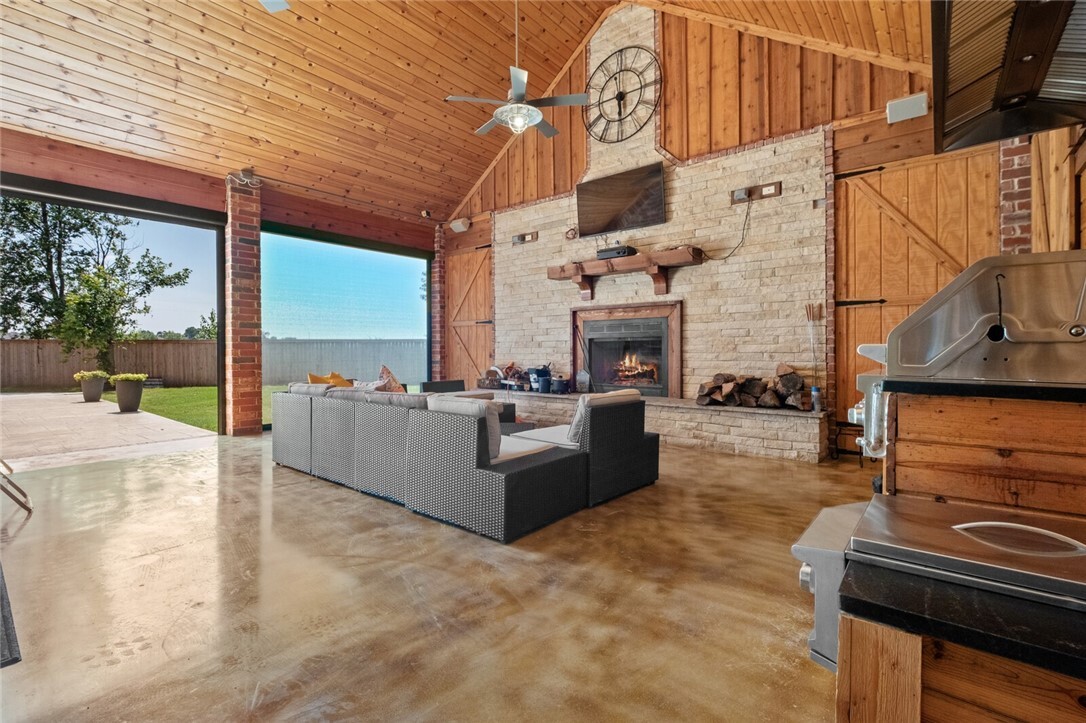Property Photo: 1204 Westbury Place AR 72713