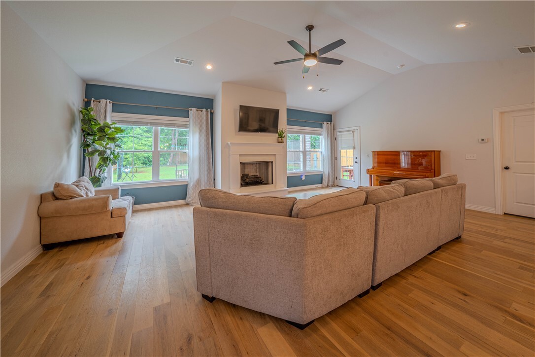 Property Photo: 1312 Park Street AR 72745