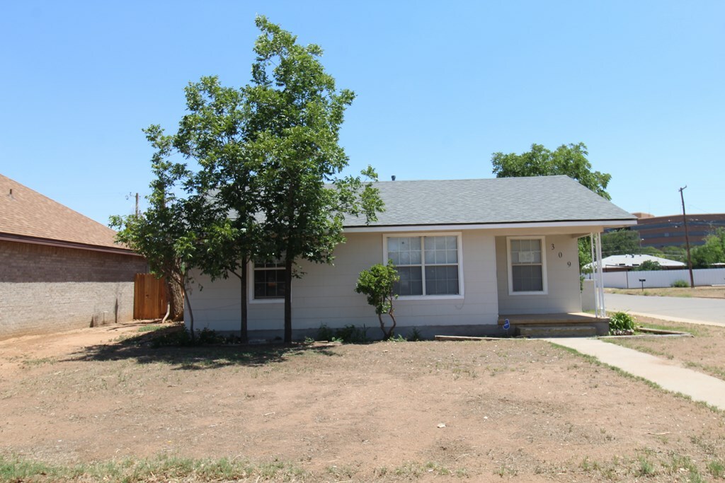 Property Photo:  309 W Estes Ave  TX 79701 
