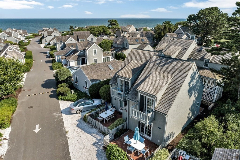 Property Photo:  5 Hydrangea Ln 5  MA 02649 