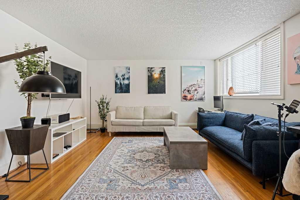 Property Photo: 4915 8 Street SW 19 AB T2S 2P1
