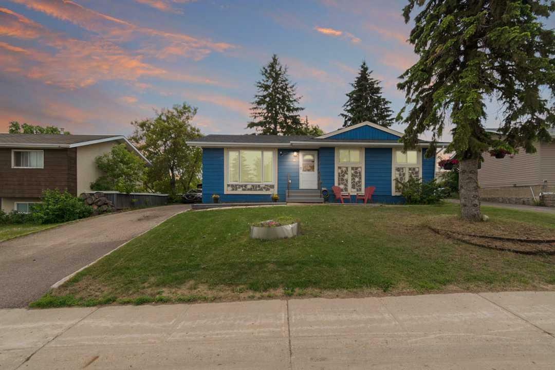 117 Simpson Way  Fort McMurray AB T9H 3B7 photo